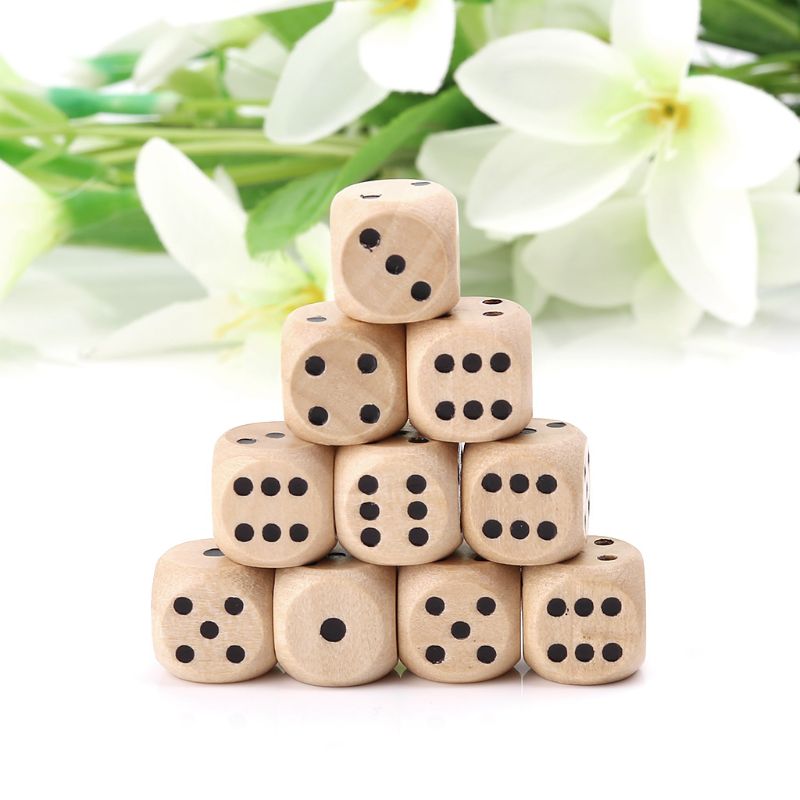 Dice Tower Wooden - 10 Chiếc Xúc Xắc Bằng Gỗ
